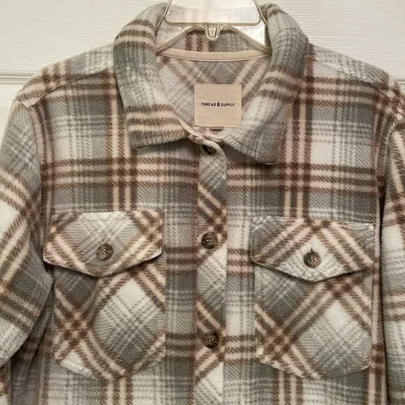 THREAD & SUPPLY Shacket Oversized Fleece Button Down with Pockets Medium - Picture 3 of 13